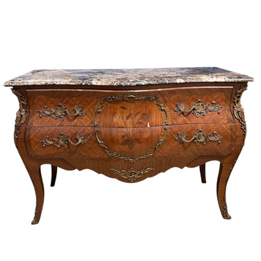 Comoda francesa Luis XV en marquetería mármol brèche d'Alep Bucarest Art & Antiques