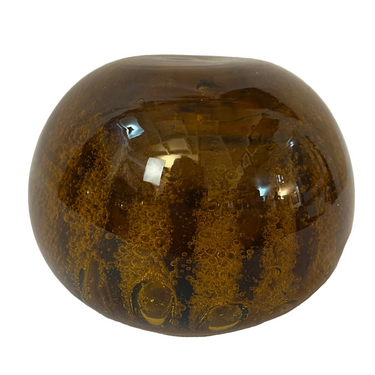 Pisapapel de vidrio francés ambar firmado 'Gerard Pradelle' s.XX Bucarest Art & Antiques