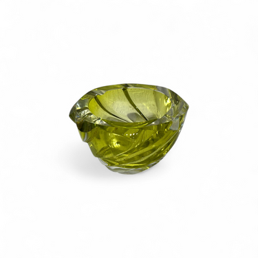 Foto de presentación mejorada — Centro de mesa de cristal amarillo con relieves en espiral Art Deco años 60