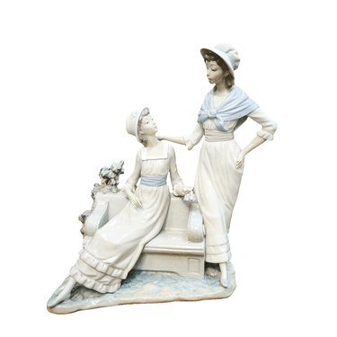 Figura porcelana 'Mujeres en una banca' Lladró gran formato Bucarest Art & Antiques