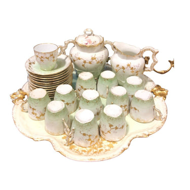 Juego de Café para doce personas con gran bandeja flores doradas ormolú y menta Bucarest Art & Antiques