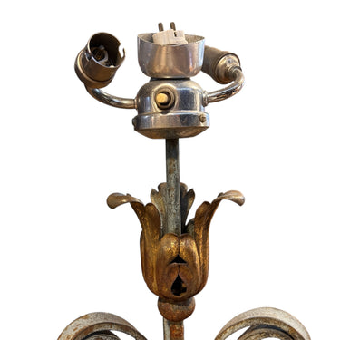 Lámpara de pie francesa hierro forjado Art Deco 1940 Flor de Lys Bucarest Art & Antiques