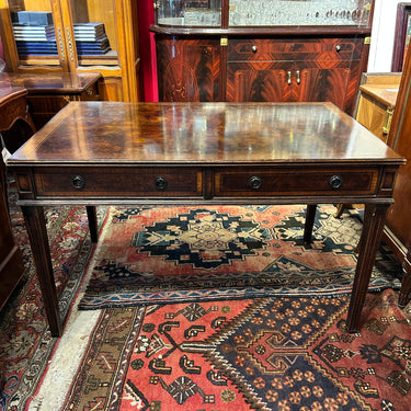 Escritorio estilo clasico europeo en madera de roble