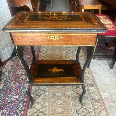 Pequeña mesa costurero francesa estilo Napoleón lll s.XIX