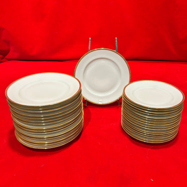 Piezas de porcelana para 16 personas Limoges decorada a mano con borde dorado espigas