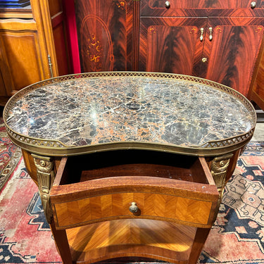 Mesa rognon de apoyo en madera y mármol negro estilo Luis XV