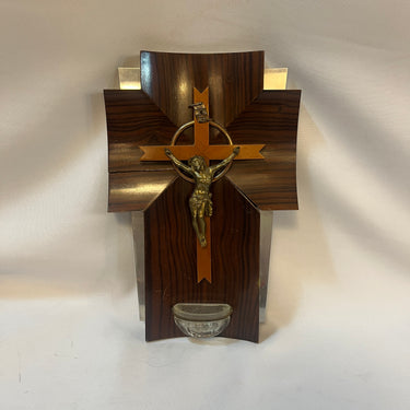 Crucifijo con benditera devocional francés de madera bronce y cristal prensado mediados s.XX Bucarest Art & Antiques