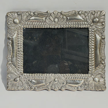 Portarretrato de madera con lámina de plata 925 repujada circa 1970