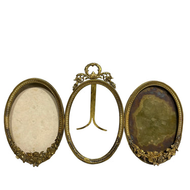 Portarretrato francés de tres cuerpos en bronce ormolú estilo Luis XVI