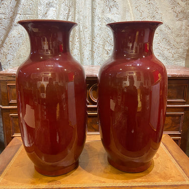 Grands vases chinois en porcelaine 'Sang de boeuf'
