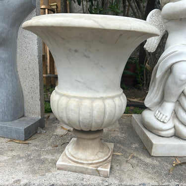 Bello copón blanco de mármol tallado estilo Medicci Bucarest Art & Antiques