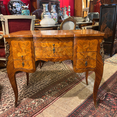 Coiffeuse Luis XV marquetería floral y geométrica inicio s.XX Bucarest Art & Antiques