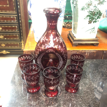 Conjunto botella y copas para cinco personas tallado en rojo | Bucarest Art Gallery Bucarest Art & Antiques
