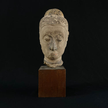 Escultura cabeza tallada en piedra | Bucarest Art Gallery Bucarest Art & Antiques