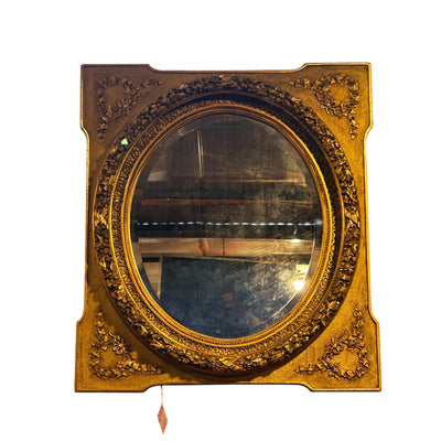 Espejo oval estilo Luís XVI con marco dorado de mitad del siglo XX Bucarest Art & Antiques