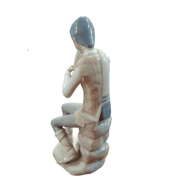 Figura de porcelana española Casades años 70 'niño con flauta' Bucarest Art & Antiques
