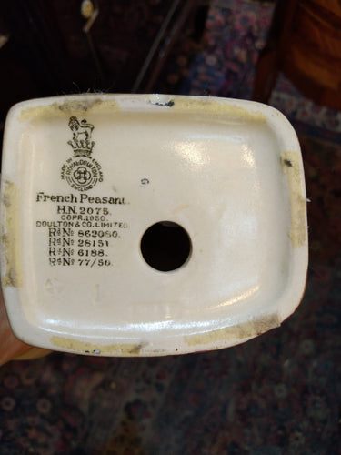 Figura de porcelana Royal Doulton "French Peasant" | Bucarest Art Gallery Bucarest Art & Antiques