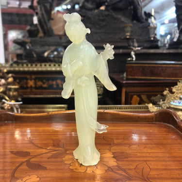Figura mujer tallada en Jadeita | Bucarest Art Gallery Bucarest Art & Antiques