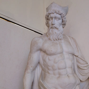 Gran escultura Neptuno en mármol Bucarest Art & Antiques