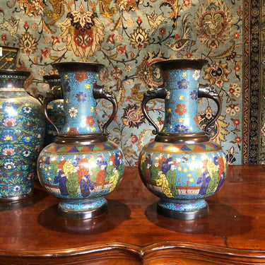 Jarrones cloissoné personas reunidas | Bucarest Art Gallery Bucarest Art & Antiques