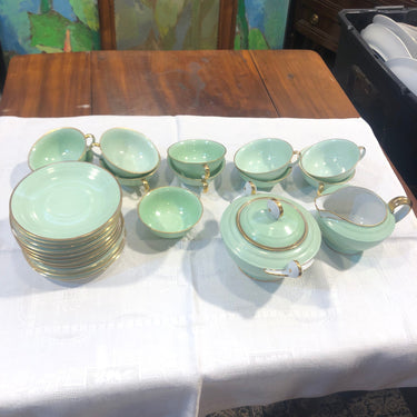 Juego de te porcelana Limoges verde y dorado | Bucarest Art Gallery Bucarest Art & Antiques