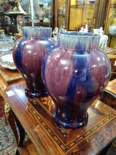 Pareja de floreros de porcelana Francesa de Vallauris | Bucarest Art Gallery Bucarest Art & Antiques