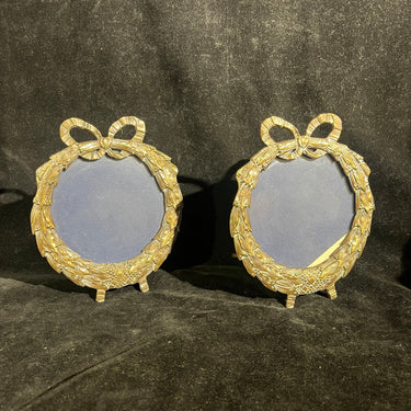 Portarretratos circulares en bronce diseño de guirnalda y cinto Bucarest Art & Antiques